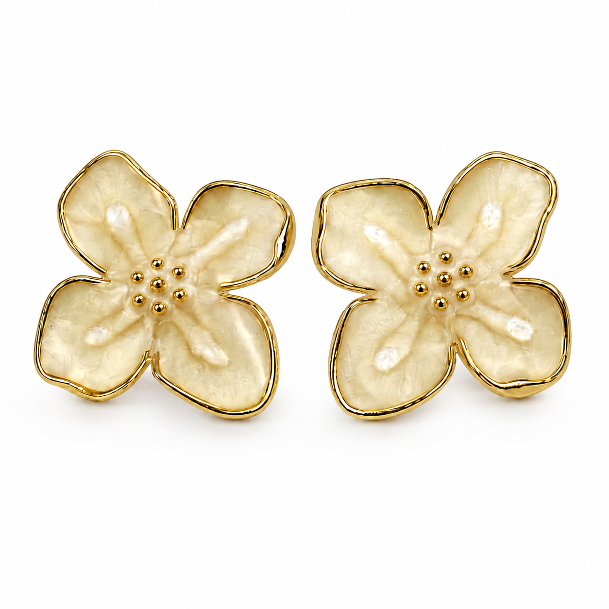 گوشواره طرح گلبرگ